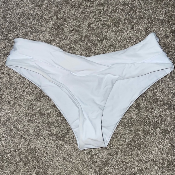 🤍White Bikini Bottoms🤍 - Picture 1 of 1